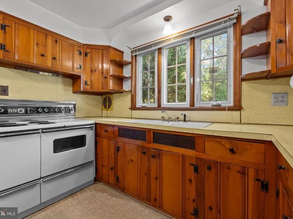 603 Jefferson Avenue, Morrisville PA 19067