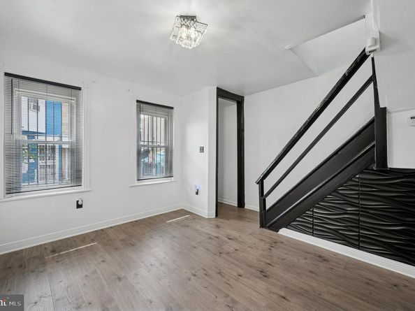 811 W Schiller Street, Philadelphia PA 19140