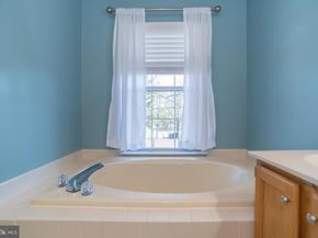 2703 Lynbrooke Drive, Yardley PA 19067