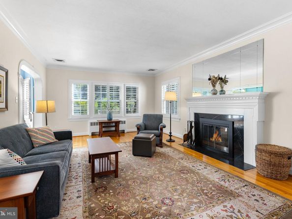 3215 Juniper Lane, Falls Church VA 22044