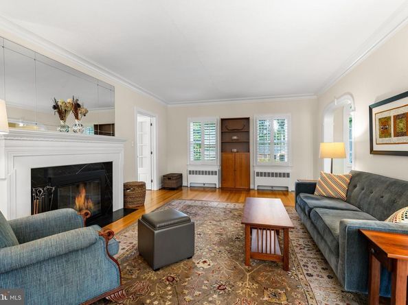 3215 Juniper Lane, Falls Church VA 22044