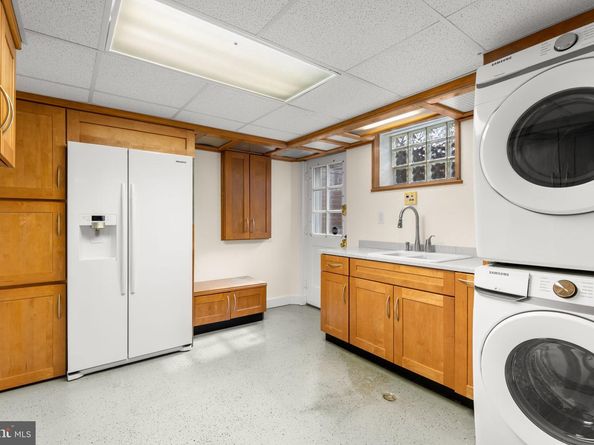 3215 Juniper Lane, Falls Church VA 22044