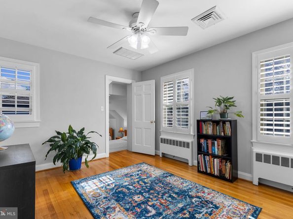 3215 Juniper Lane, Falls Church VA 22044