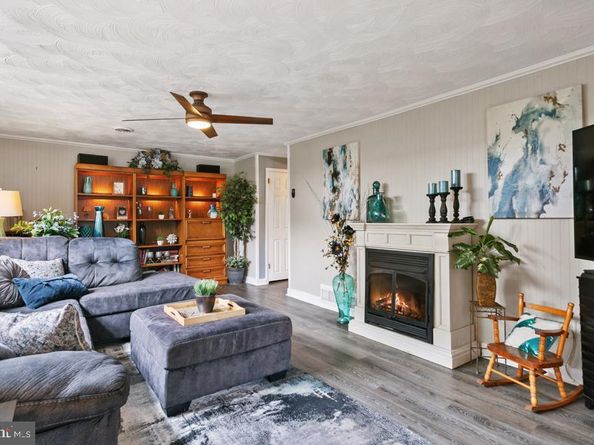 324 Warren Boulevard, Broomall PA 19008