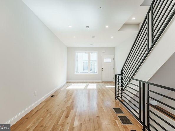 1432 S Taylor Street, Philadelphia PA 19146