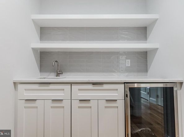 1432 S Taylor Street, Philadelphia PA 19146