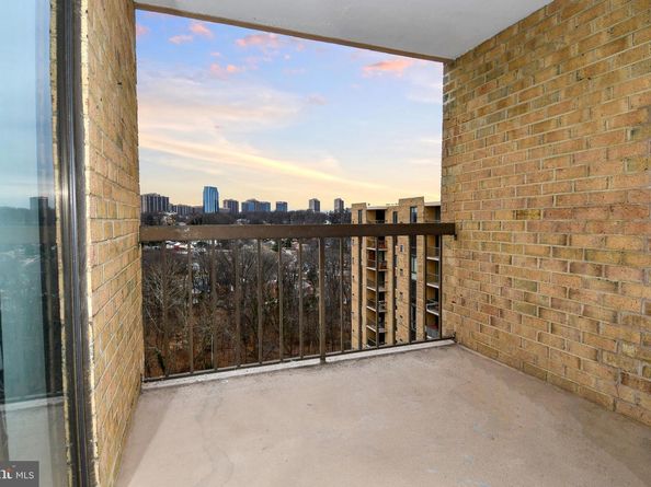 4500 S Four Mile Run Drive 1218, Arlington VA 22204