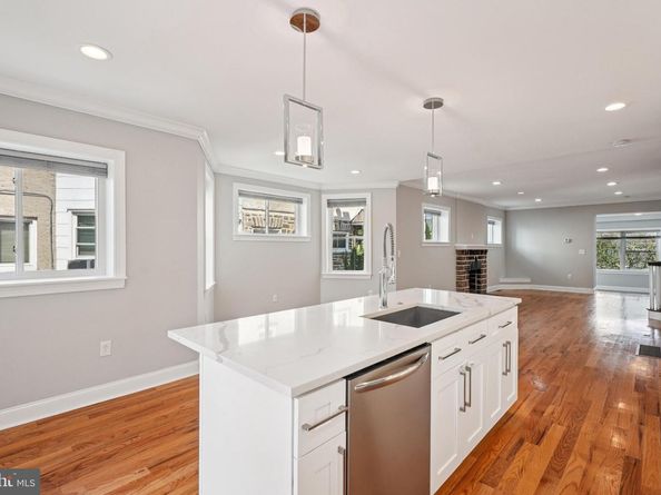 935 E Rittenhouse Street, Philadelphia PA 19138