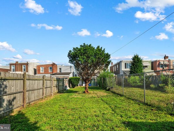 4517 Salmon Street, Philadelphia PA 19137