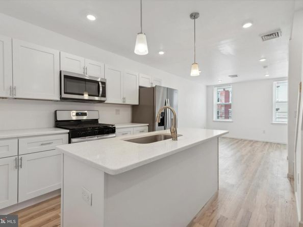 2055 N Franklin Street, Philadelphia PA 19122