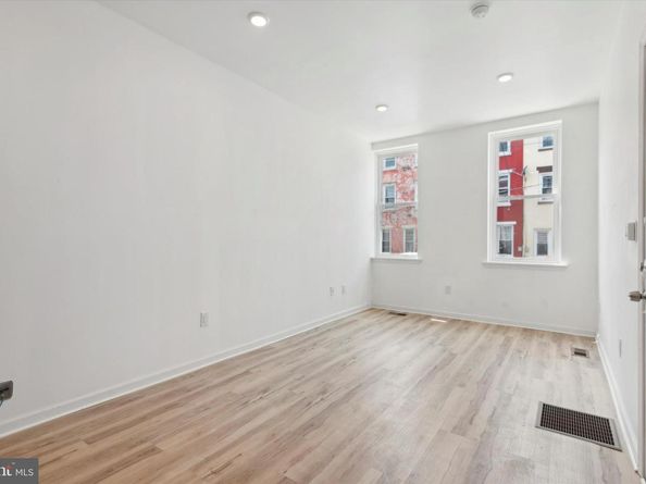 2055 N Franklin Street, Philadelphia PA 19122
