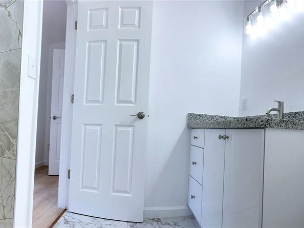 801 NE 36TH St, Oakland Park FL 33334