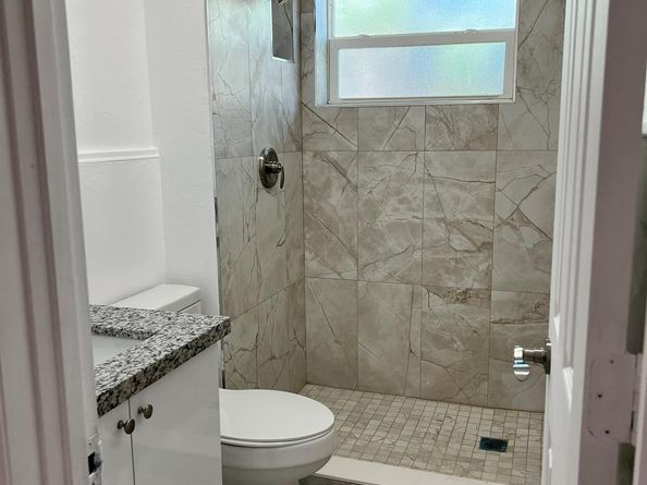 801 NE 36TH St, Oakland Park FL 33334