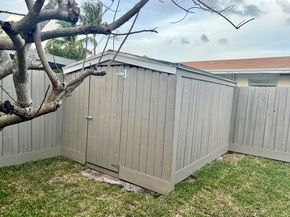 801 NE 36TH St, Oakland Park FL 33334