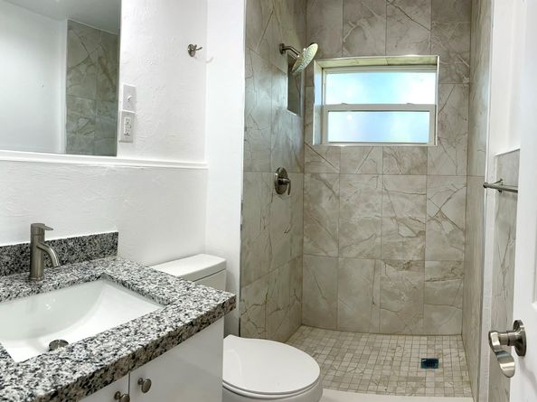 801 NE 36TH St, Oakland Park FL 33334