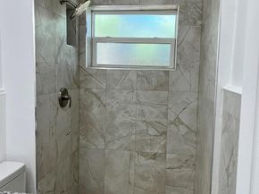 801 NE 36TH St, Oakland Park FL 33334