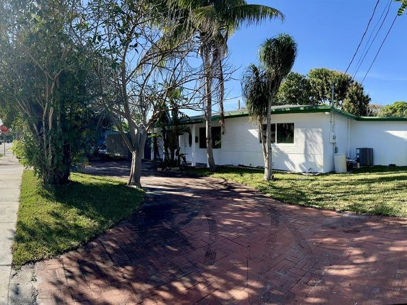 801 NE 36TH St, Oakland Park FL 33334
