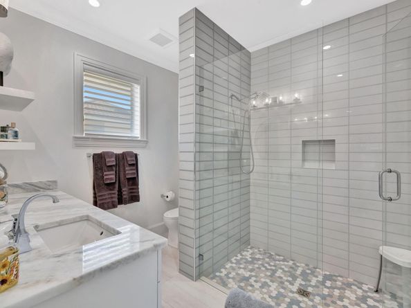 130 Nurmi Dr, Fort Lauderdale FL 33301