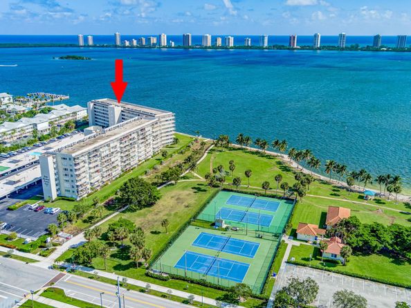 801 Lake Shore Dr 403, Lake Park FL 33403