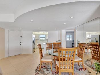 801 Lake Shore Dr