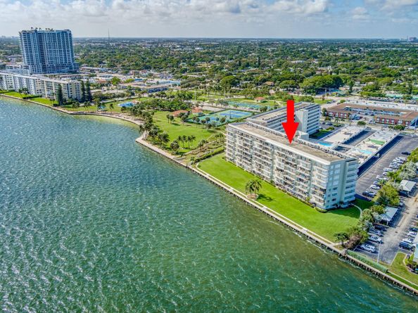 801 Lake Shore Dr 403, Lake Park FL 33403