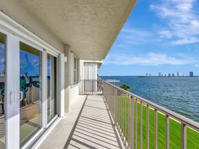 801 Lake Shore Dr 403, Lake Park FL 33403
