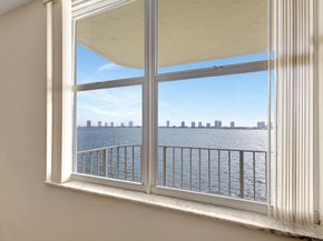 801 Lake Shore Dr 403, Lake Park FL 33403