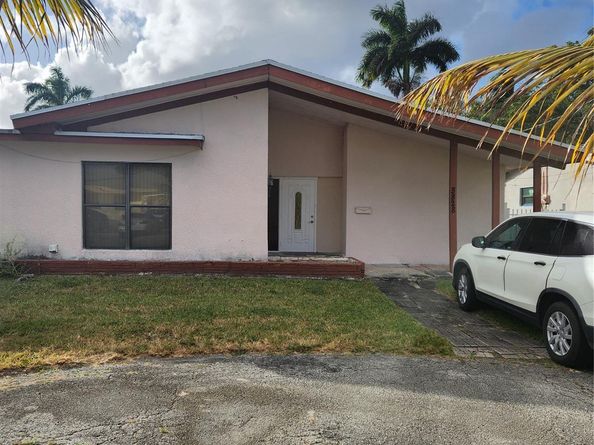 3828 E Lake Ter, Miramar FL 33023