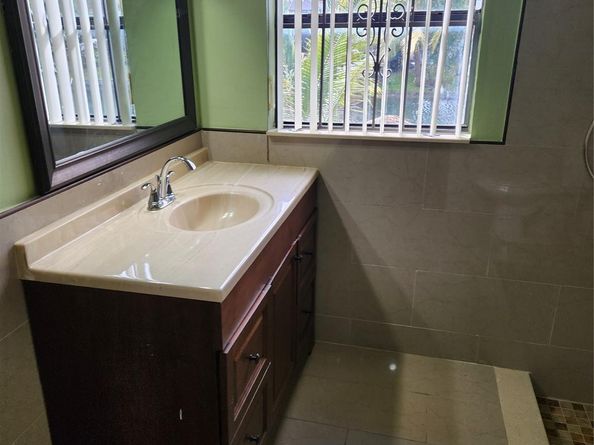 3828 E Lake Ter, Miramar FL 33023