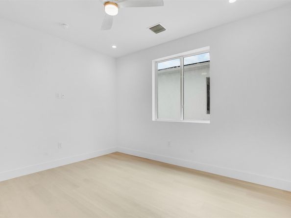 1129 NE 18 Court 1129, Fort Lauderdale FL 33305