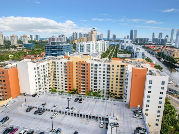 18800 NE 29th Avenue 816, Aventura FL 33180
