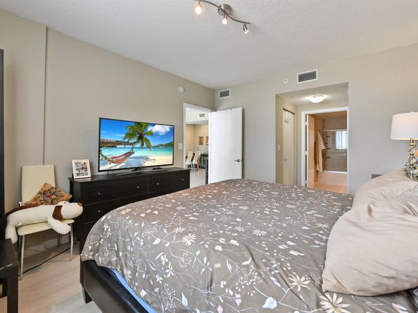 18800 NE 29th Avenue 816, Aventura FL 33180