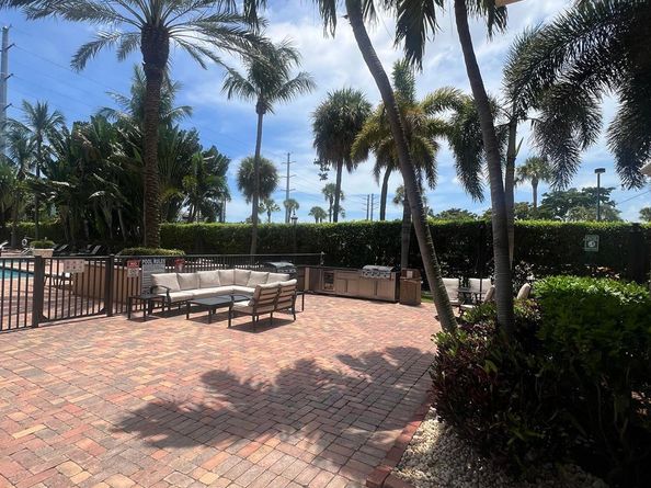 616 Clearwater Park Rd 403, West Palm Beach FL 33401