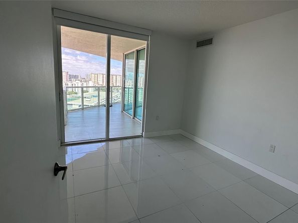 150 Sunny Isles Bch 1402, Sunny Isles Beach FL 33160