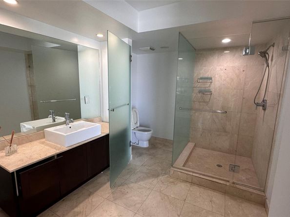 150 Sunny Isles Bch 1402, Sunny Isles Beach FL 33160