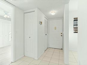 7185 Golf Colony Court 206, Lake Worth FL 33467