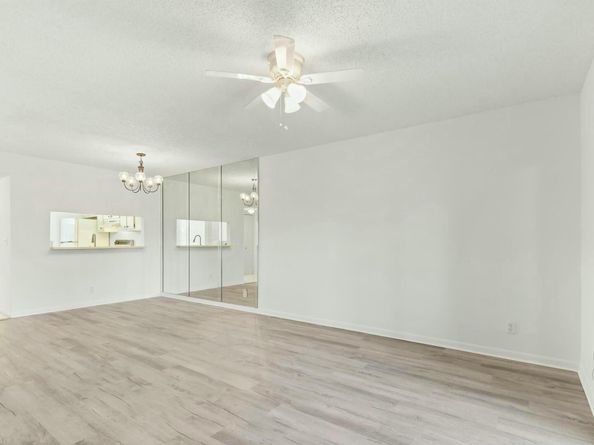 7185 Golf Colony Court 206, Lake Worth FL 33467