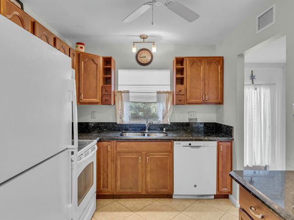 9401 Sunrise Lakes Boulevard 311, Sunrise FL 33322