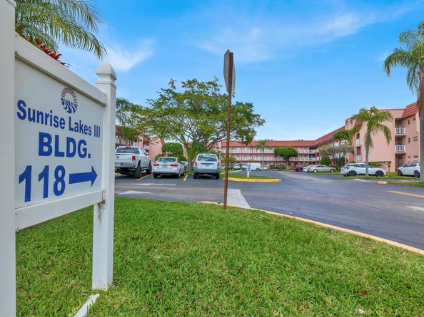 9401 Sunrise Lakes Boulevard 311, Sunrise FL 33322