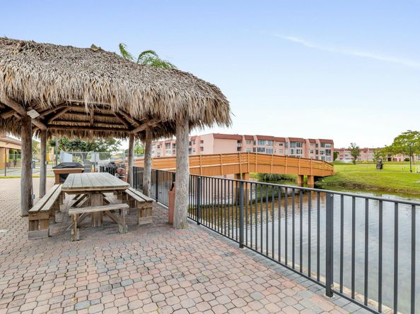9401 Sunrise Lakes Boulevard 311, Sunrise FL 33322