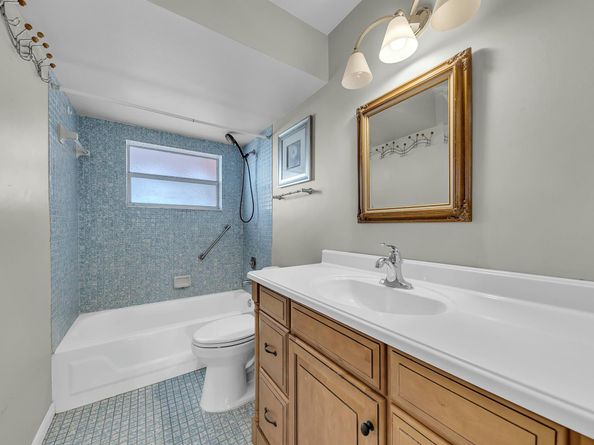 9401 Sunrise Lakes Boulevard 311, Sunrise FL 33322