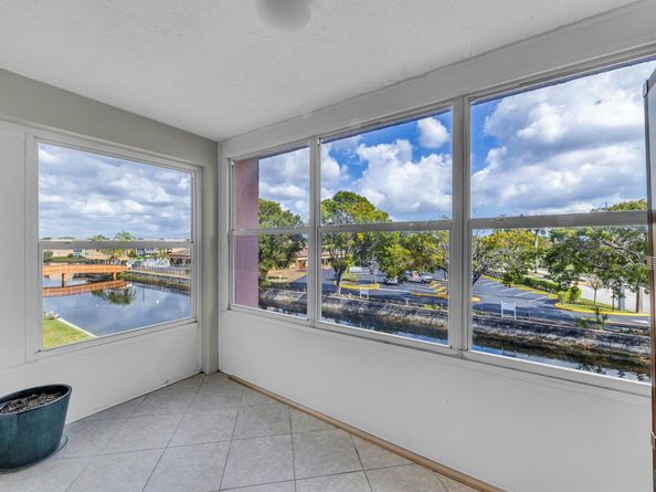 9401 Sunrise Lakes Boulevard 311, Sunrise FL 33322