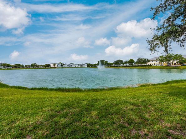 122 Bedford E 122, West Palm Beach FL 33417