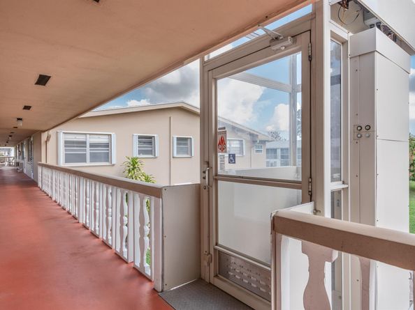 122 Bedford E 122, West Palm Beach FL 33417