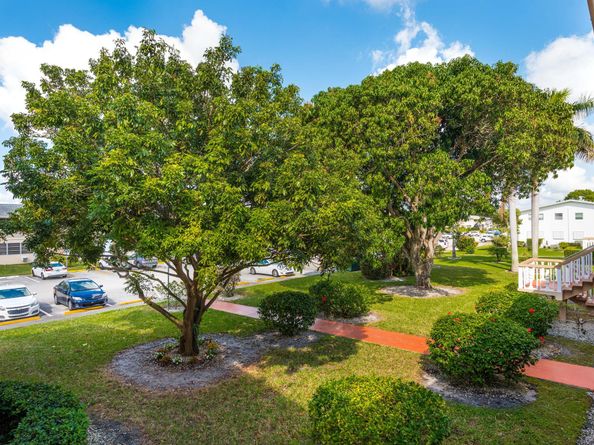 122 Bedford E 122, West Palm Beach FL 33417