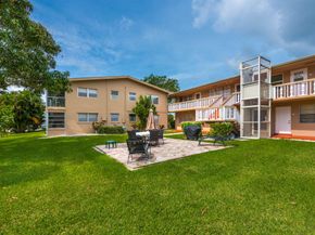 122 Bedford E 122, West Palm Beach FL 33417