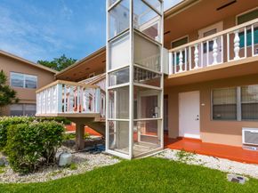 122 Bedford E 122, West Palm Beach FL 33417