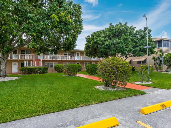 122 Bedford E 122, West Palm Beach FL 33417