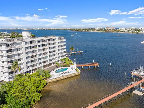 231 E Lantana Road 402, Lantana FL 33462