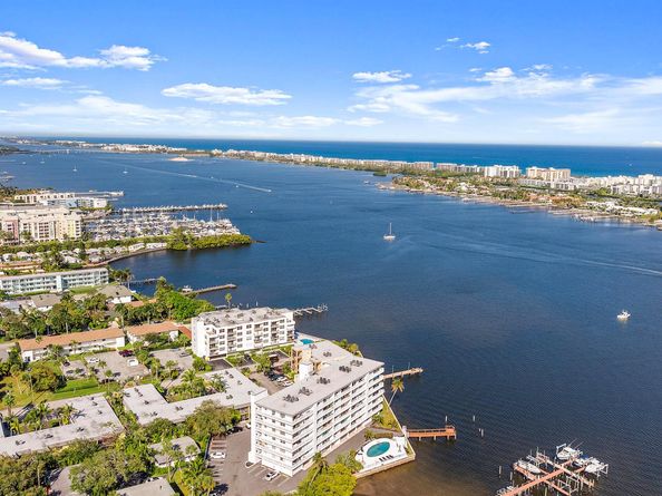 231 E Lantana Road 402, Lantana FL 33462